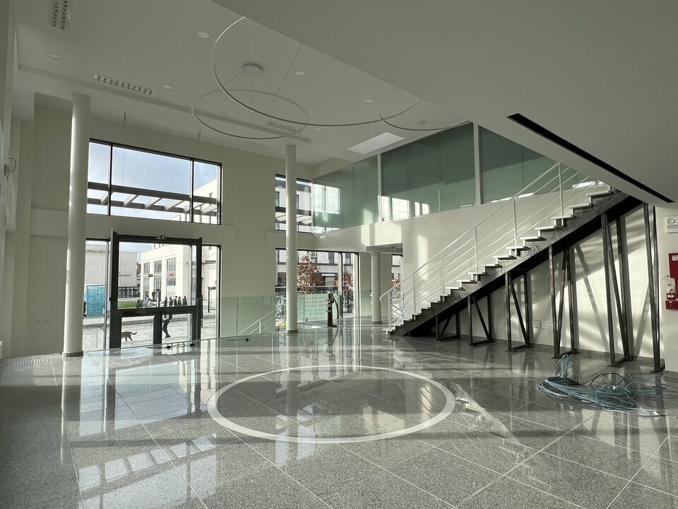 ARTHUR LOYD TOURS LOCATION-LOCAL COMMERCIAL-TOURS-37