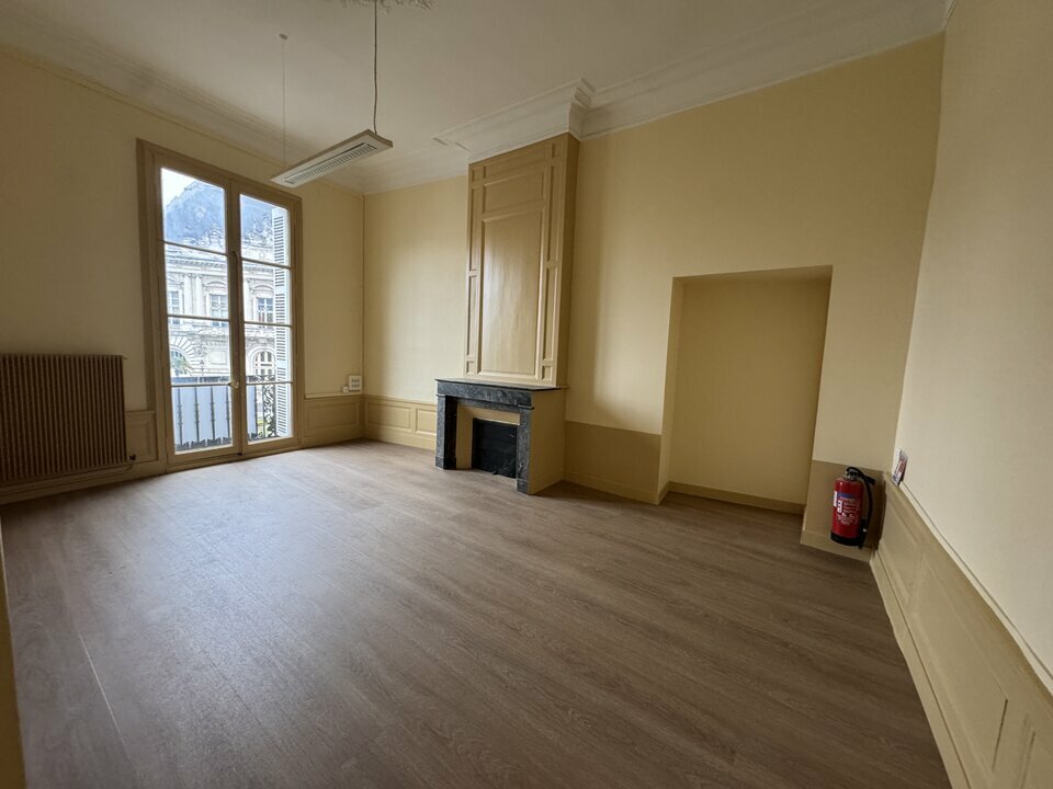ARTHUR LOYD TOURS LOCATION-BUREAUX-TOURS-37