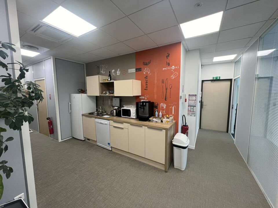 ARTHUR LOYD TOURS LOCATION-BUREAUX-TOURS-37