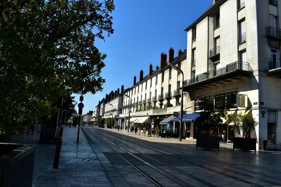 ARTHUR LOYD TOURS LOCATION-BUREAUX-TOURS-37