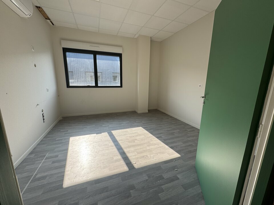 ARTHUR LOYD TOURS LOCATION-BUREAUX-TOURS-37