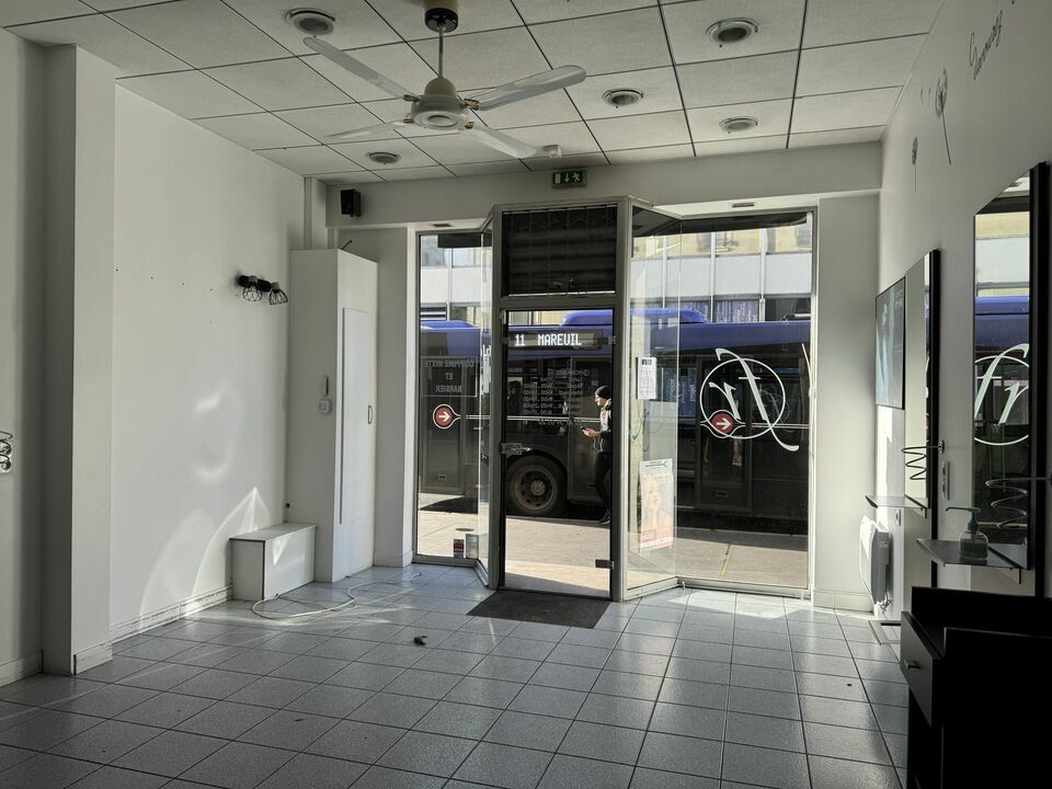 ARTHUR LOYD TOURS LOCATION-LOCAL COMMERCIAL-TOURS-37