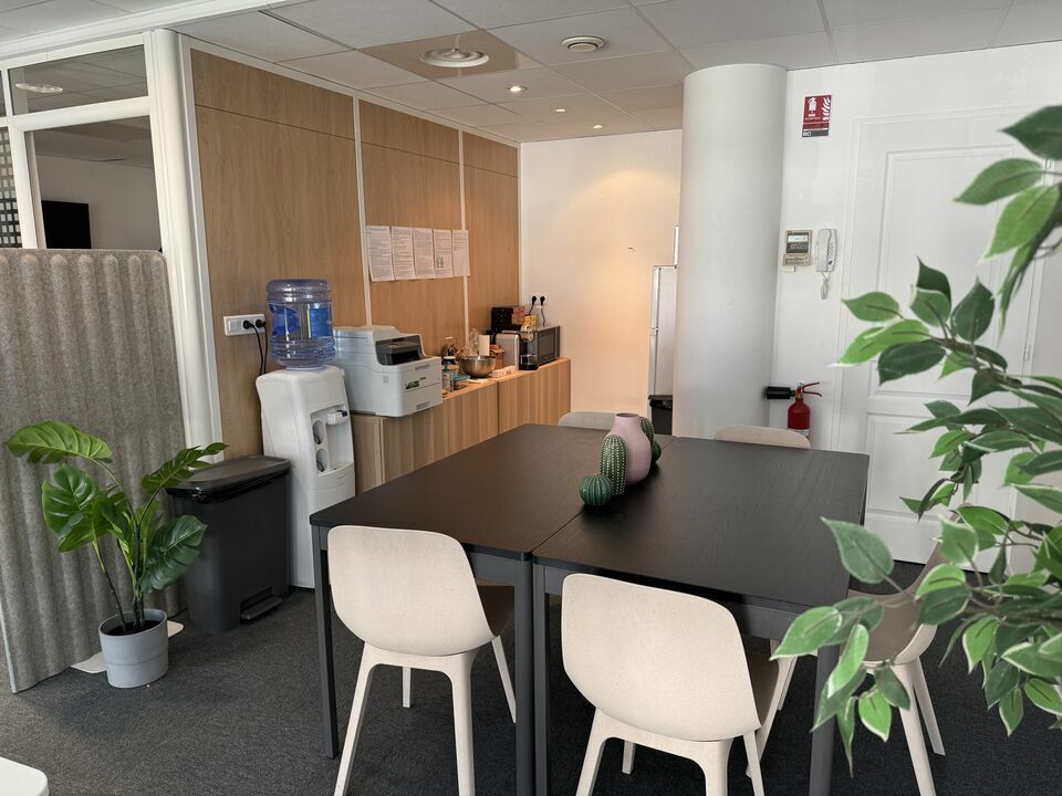 ARTHUR LOYD TOURS LOCATION-BUREAUX-TOURS-37