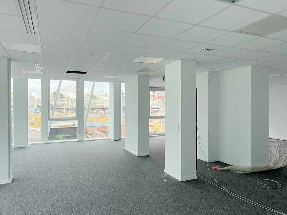 ARTHUR LOYD TOURS LOCATION-BUREAUX-TOURS-37