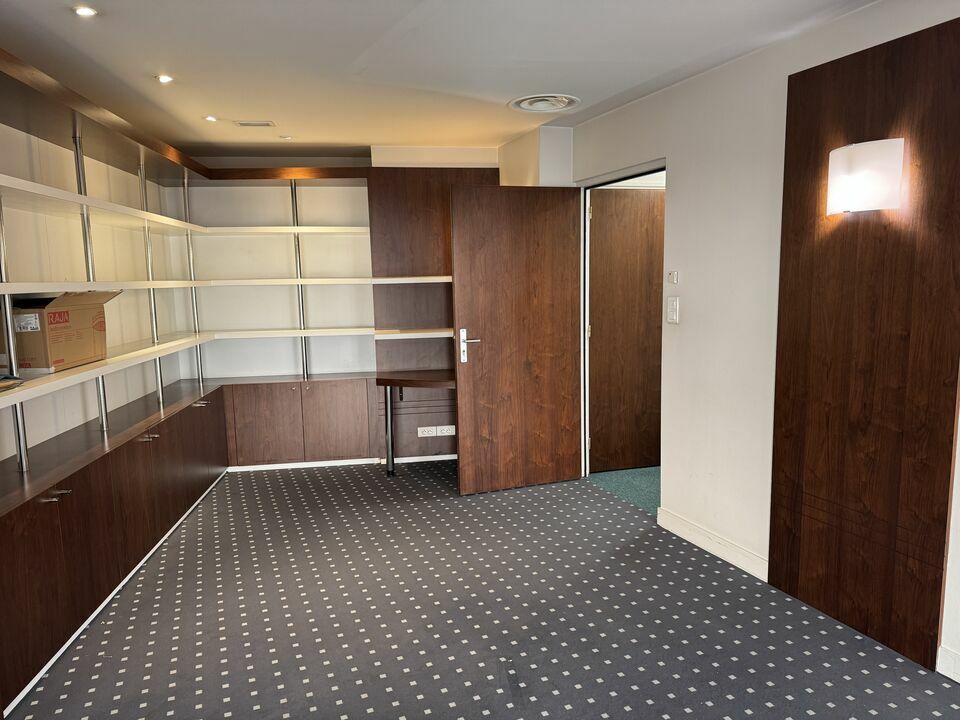 ARTHUR LOYD TOURS LOCATION-BUREAUX-TOURS-37