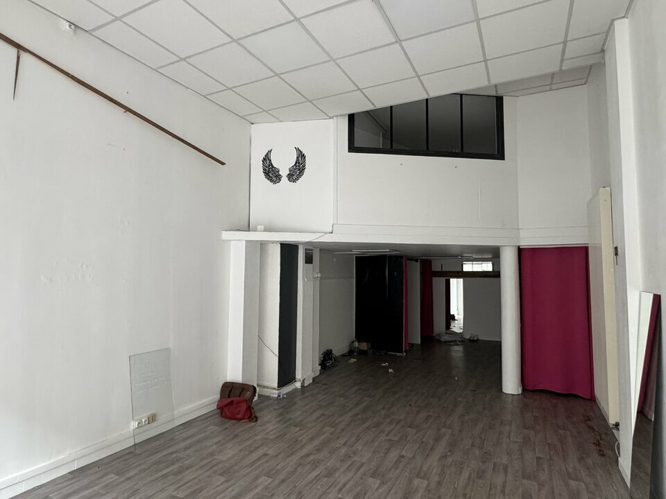 ARTHUR LOYD TOURS LOCATION-LOCAL COMMERCIAL-TOURS-37