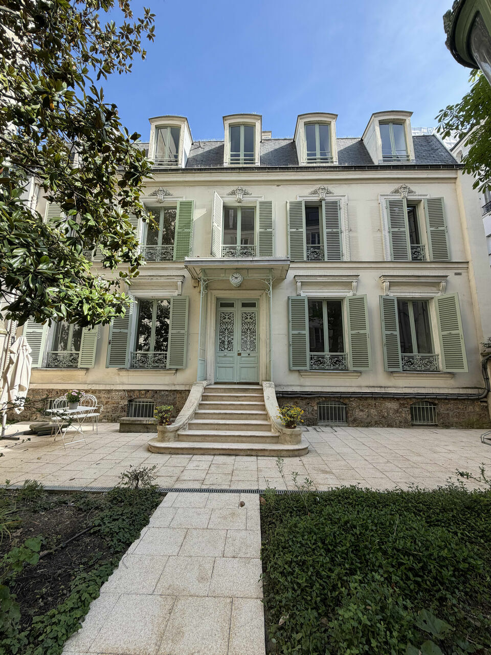 LZR - LA ZONE DE RECHERCHE LOCATION-BUREAUX-PARIS-75