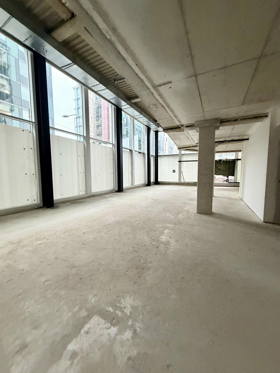 LZR - LA ZONE DE RECHERCHE LOCATION-LOCAL COMMERCIAL-NANTERRE-92