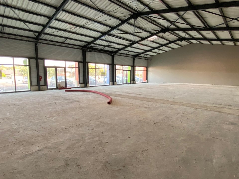 IMPACT CBRE LOCATION-LOCAL COMMERCIAL-PONT_SAINTE_MARIE-10
