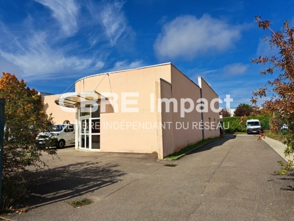 IMPACT CBRE LOCATION-LOCAL D'ACTIVITE-AHUY-21
