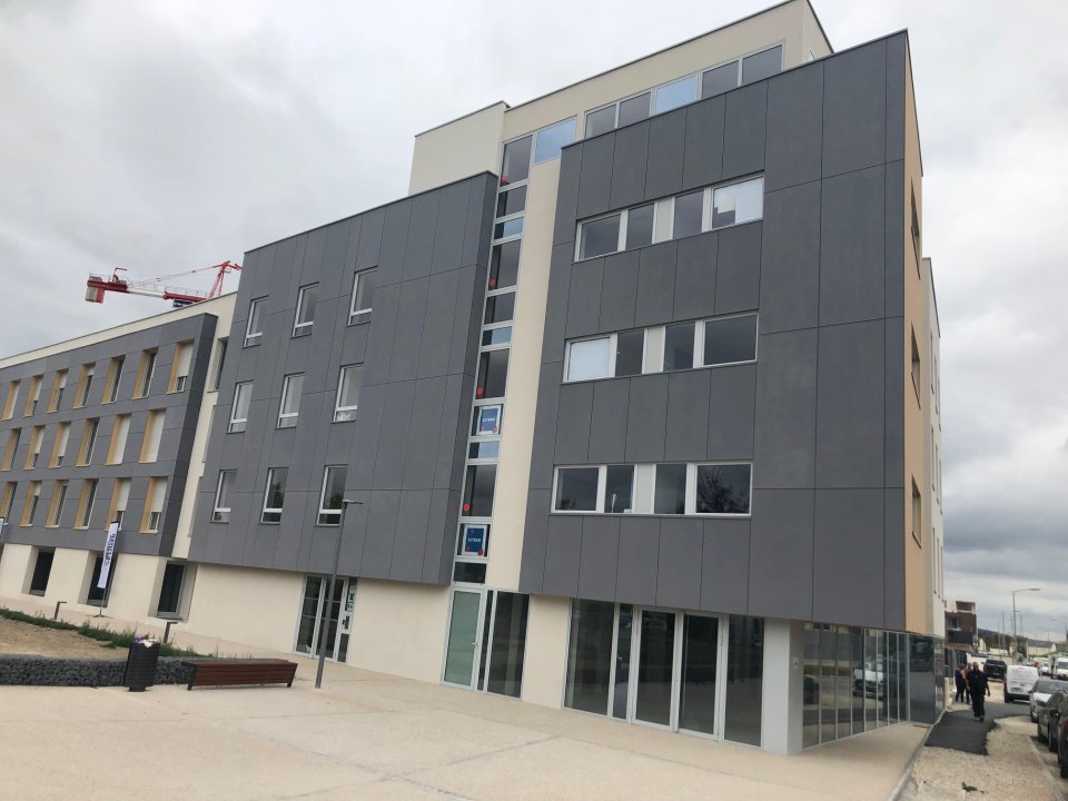 IMPACT CBRE LOCATION-LOCAL COMMERCIAL-BEZANNES-51