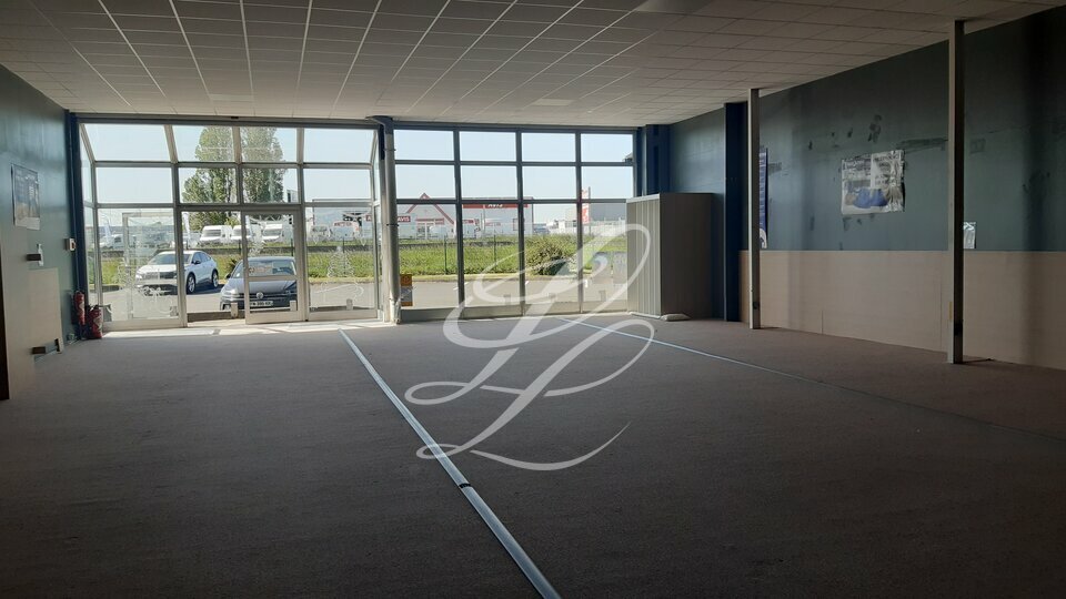 IEL TOURS LOCATION-LOCAL COMMERCIAL-PARCAY-MESLAY-37