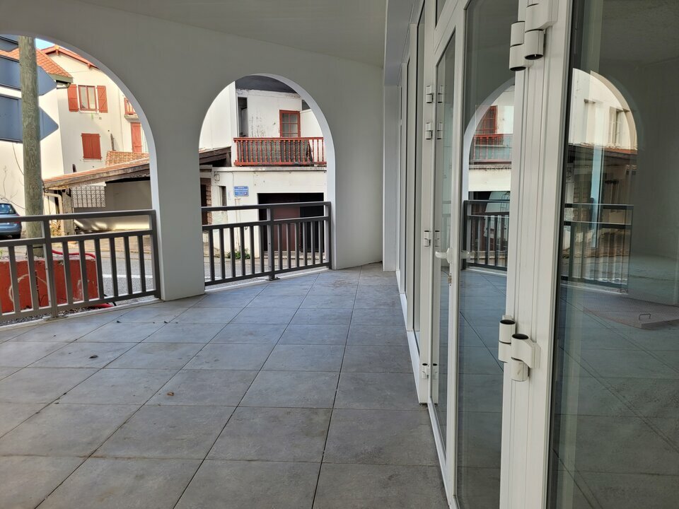 ARTHUR LOYD BIARRITZ LOCATION-LOCAL COMMERCIAL-CIBOURE-64