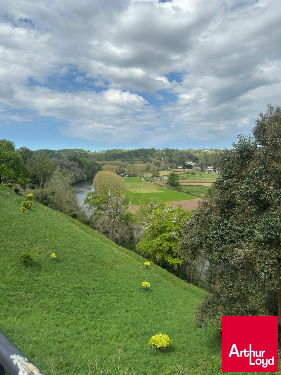 ARTHUR LOYD BIARRITZ VENTE-LOCAL COMMERCIAL-CAMBO_LES_BAINS-64