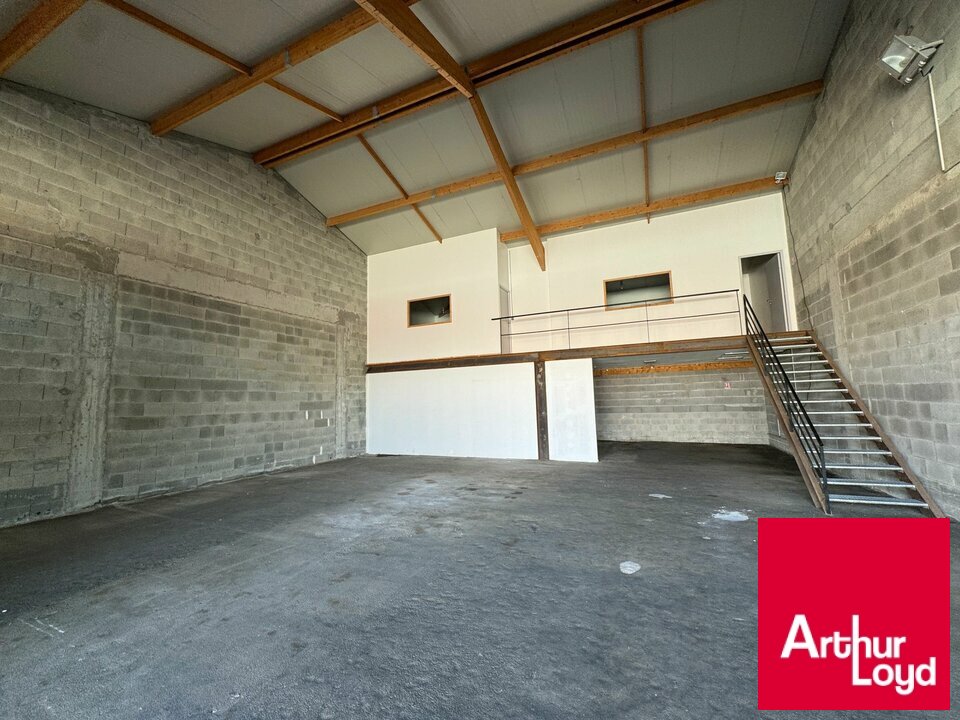 ARTHUR LOYD BIARRITZ LOCATION-ENTREPOT-USTARITZ-64