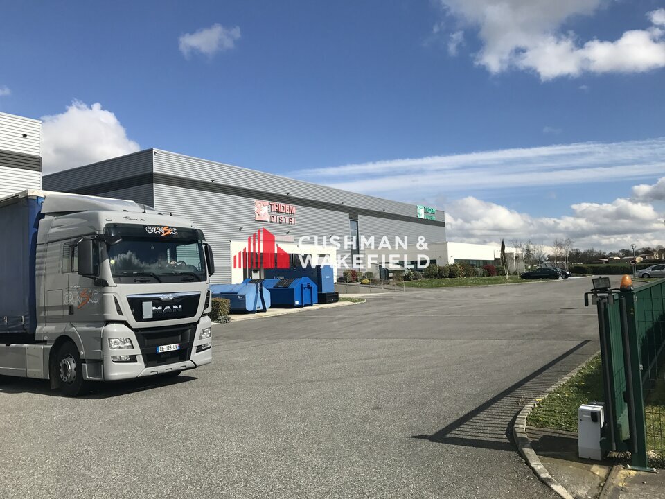 CUSHMAN WAKEFIELD TOULOUSE LOCATION-ENTREPOT-ESCALQUENS-31