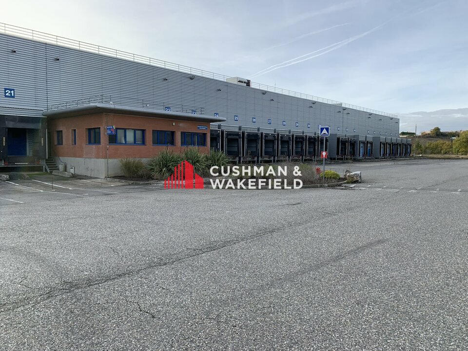 CUSHMAN WAKEFIELD TOULOUSE LOCATION-ENTREPOT-BAZIEGE-31