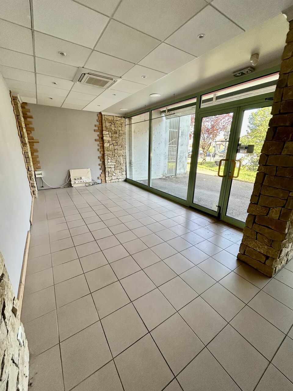 ARTHUR LOYD LORRAINE  LOCATION-LOCAL COMMERCIAL-ROZERIEULLES-57