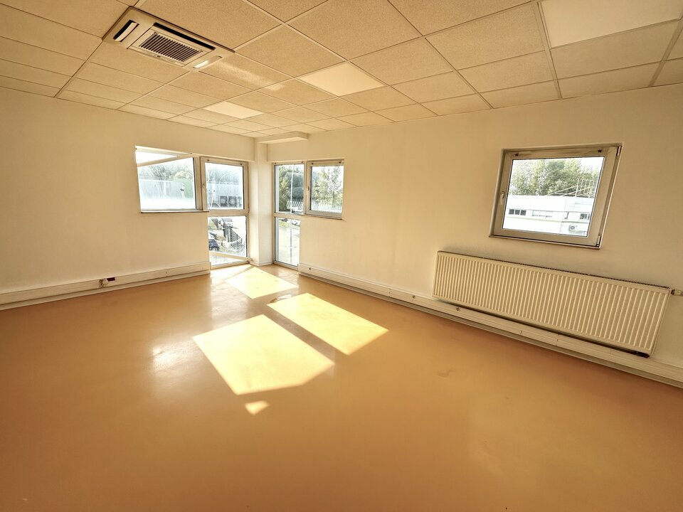 ARTHUR LOYD ALSACE LOCATION-BUREAUX-REICHSTETT-67