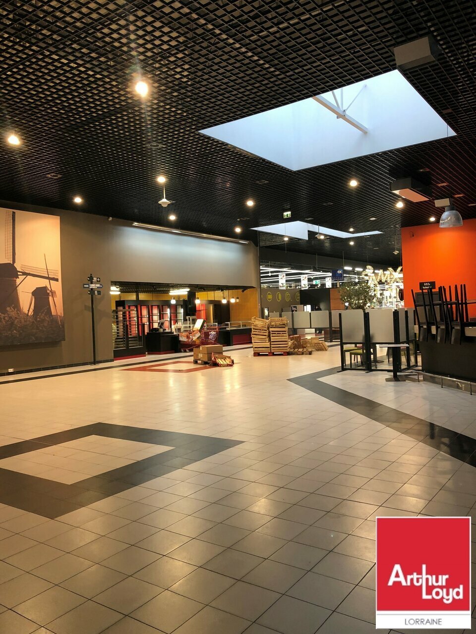 ARTHUR LOYD LORRAINE  LOCATION-LOCAL COMMERCIAL-AMNEVILLE-57