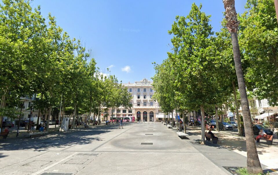 ACE IMMOBILIER LOCATION-LOCAL COMMERCIAL-ANTIBES-06