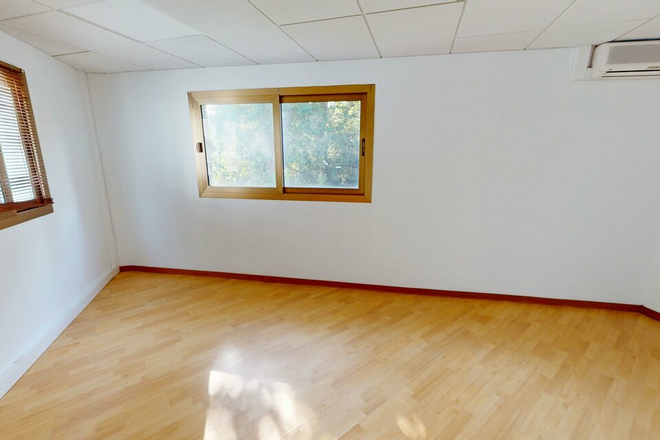 ACE IMMOBILIER LOCATION-BUREAUX-SAINT_LAURENT_DU_VAR-06