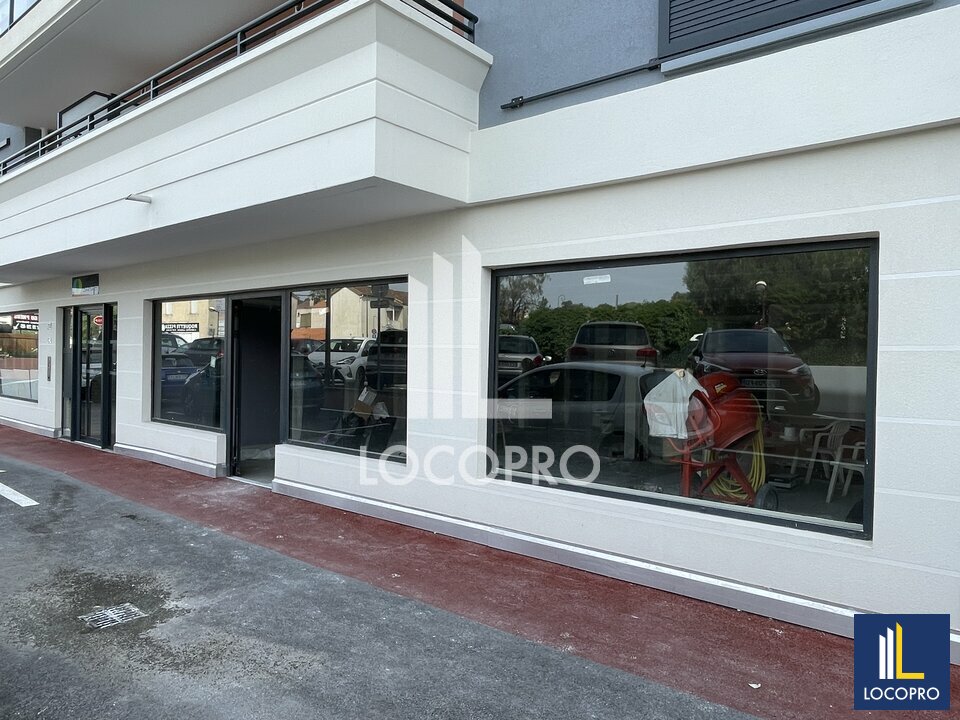 LOCOPRO ALPES MARITIMES LOCATION-LOCAL COMMERCIAL-LA_ROQUETTE_SUR_SIAGNE-06