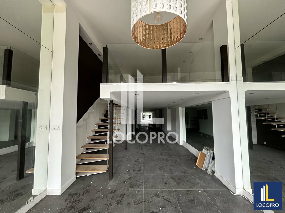 LOCOPRO ALPES MARITIMES LOCATION-LOCAL COMMERCIAL-CANNES-06