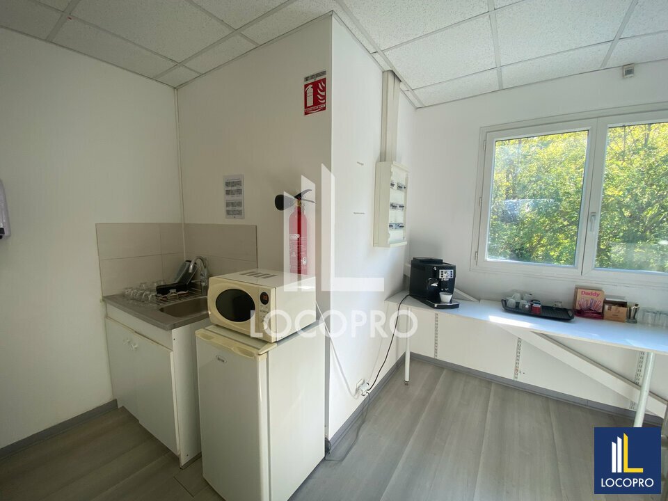 LOCOPRO BOUCHES DU RHONE LOCATION-BUREAUX-SALON_DE_PROVENCE-13