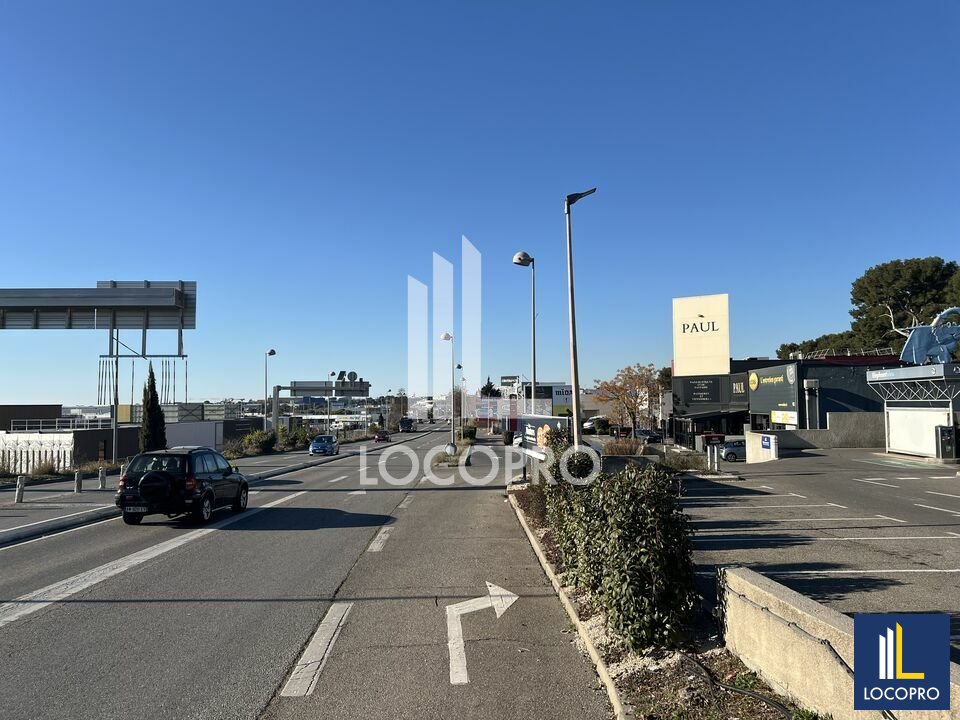 LOCOPRO BOUCHES DU RHONE LOCATION-LOCAL COMMERCIAL-VITROLLES-13