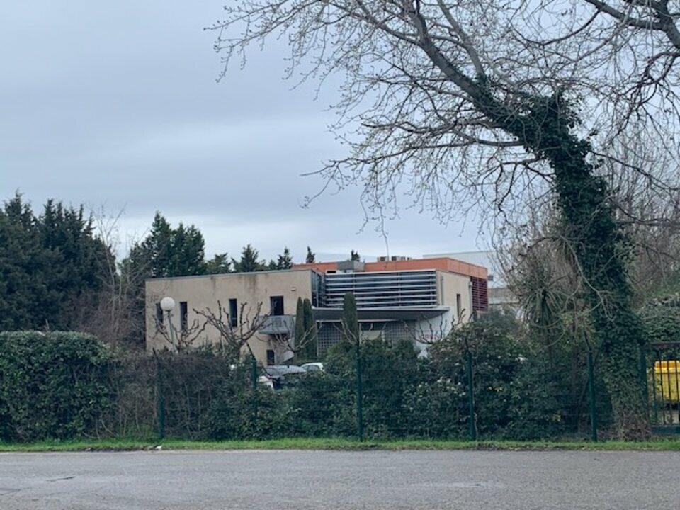 ARTHUR LOYD VAUCLUSE VENTE-BUREAUX-CHATEAURENARD-13