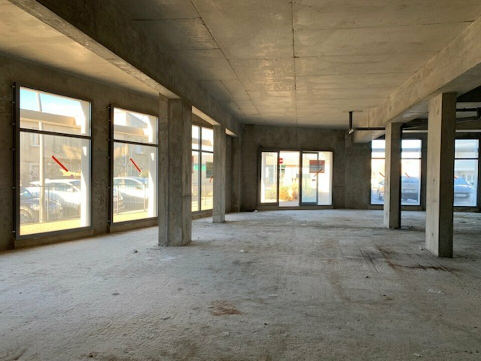 ARTHUR LOYD VAUCLUSE LOCATION-LOCAL COMMERCIAL-LES_ANGLES-30