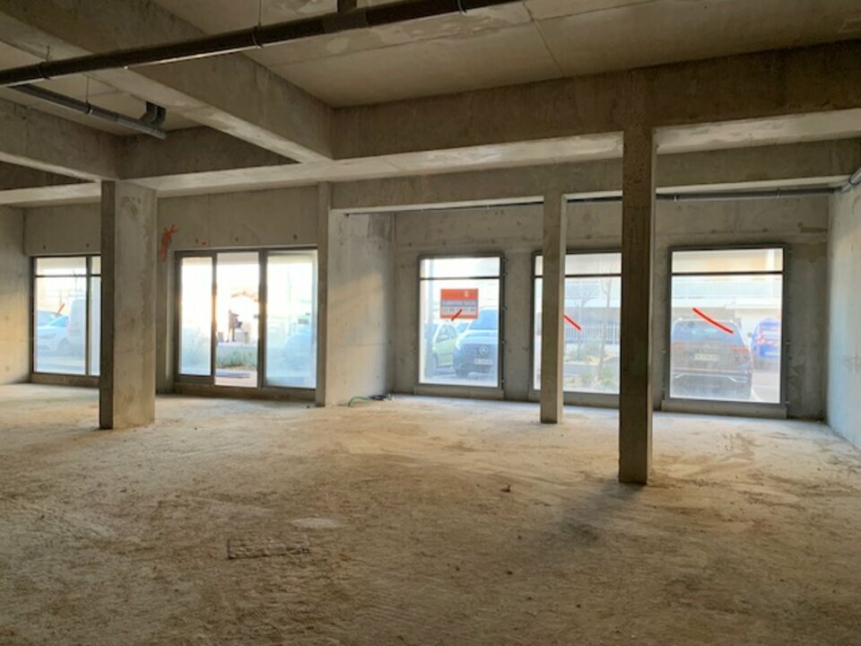 ARTHUR LOYD VAUCLUSE LOCATION-LOCAL COMMERCIAL-AVIGNON-84