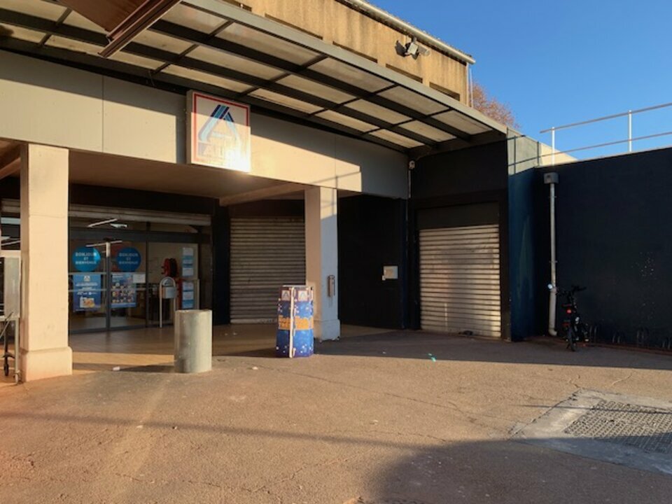 ARTHUR LOYD VAUCLUSE LOCATION-LOCAL COMMERCIAL-AVIGNON-84