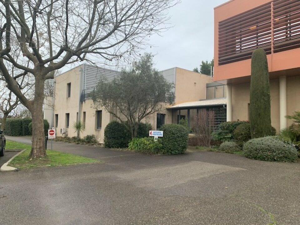 ARTHUR LOYD VAUCLUSE VENTE-BUREAUX-CHATEAURENARD-13