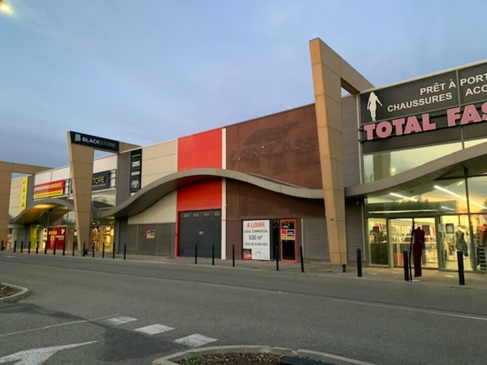 ARTHUR LOYD VAUCLUSE LOCATION-LOCAL COMMERCIAL-SORGUES-84