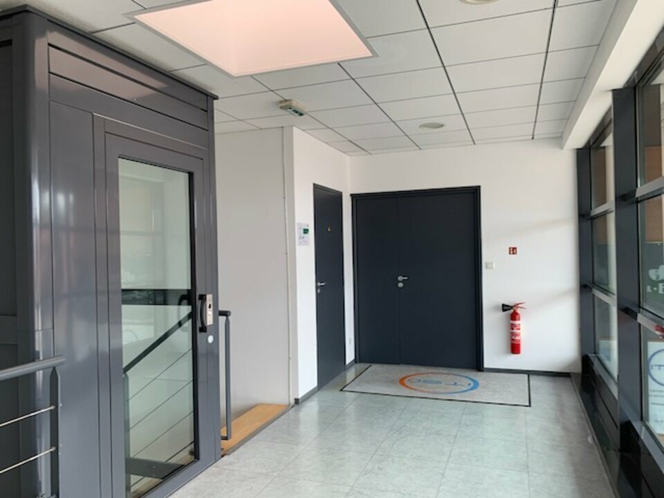 ARTHUR LOYD VAUCLUSE LOCATION-BUREAUX-SORGUES-84