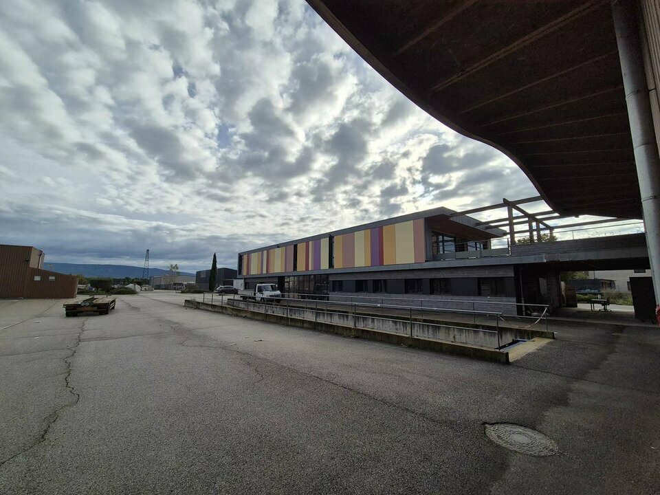 ARTHUR LOYD VAUCLUSE VENTE-LOCAL D'ACTIVITE-L'ISLE_SUR_LA_SORGUE-84