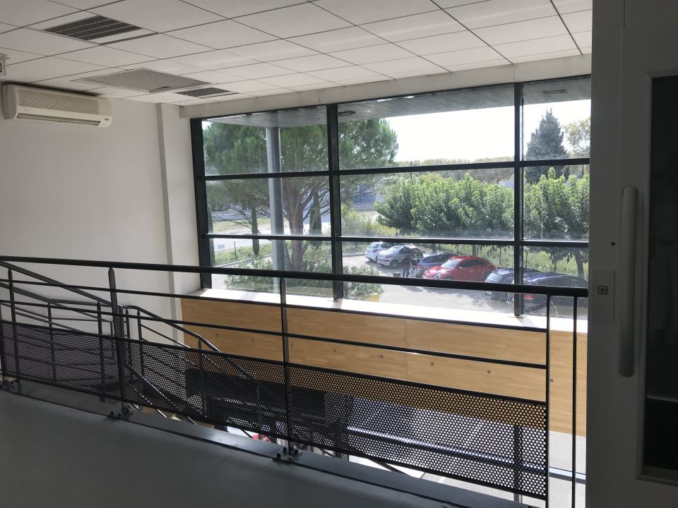 ARTHUR LOYD VAUCLUSE LOCATION-BUREAUX-ENTRAIGUES_SUR_LA_SORGUE-84