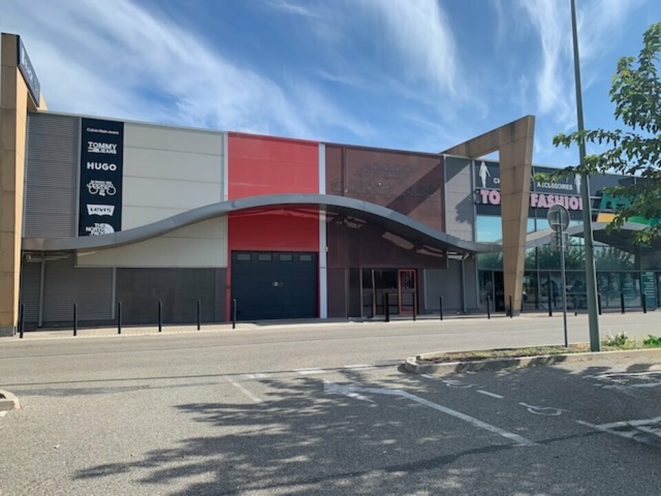 ARTHUR LOYD VAUCLUSE LOCATION-LOCAL COMMERCIAL-SORGUES-84
