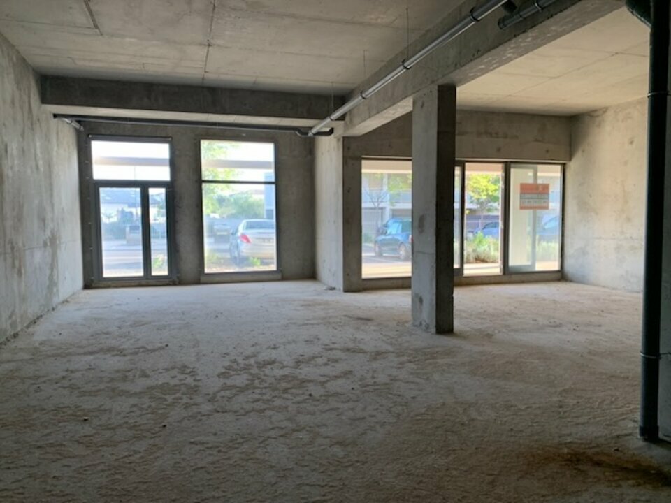 ARTHUR LOYD VAUCLUSE LOCATION-LOCAL COMMERCIAL-LES_ANGLES-30