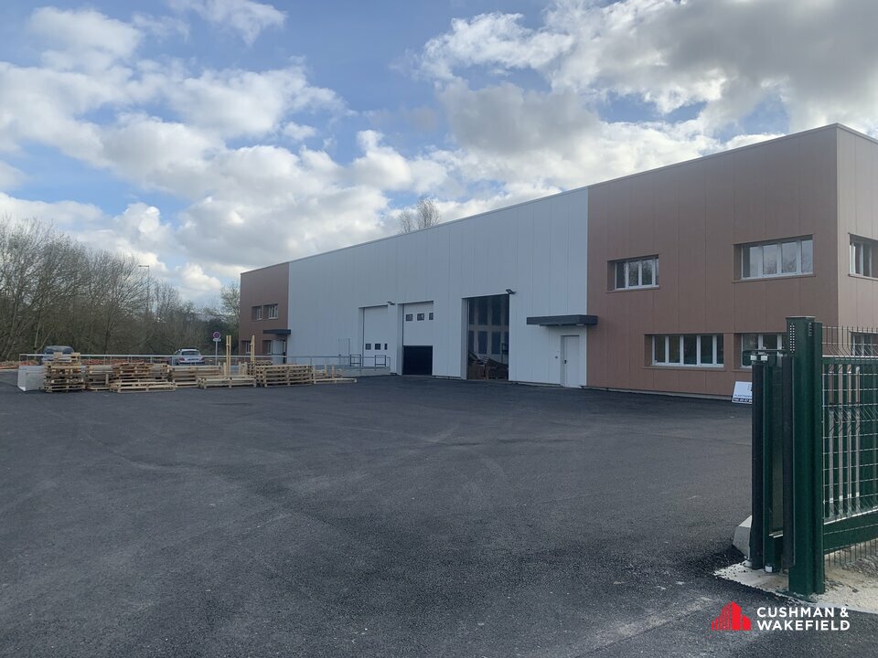 CUSHMAN WAKEFIELD BORDEAUX LOCATION-LOCAL D'ACTIVITE-CARBON_BLANC-33