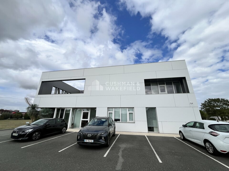 CUSHMAN WAKEFIELD BORDEAUX VENTE-BUREAUX-BEYCHAC_ET_CAILLAU-33