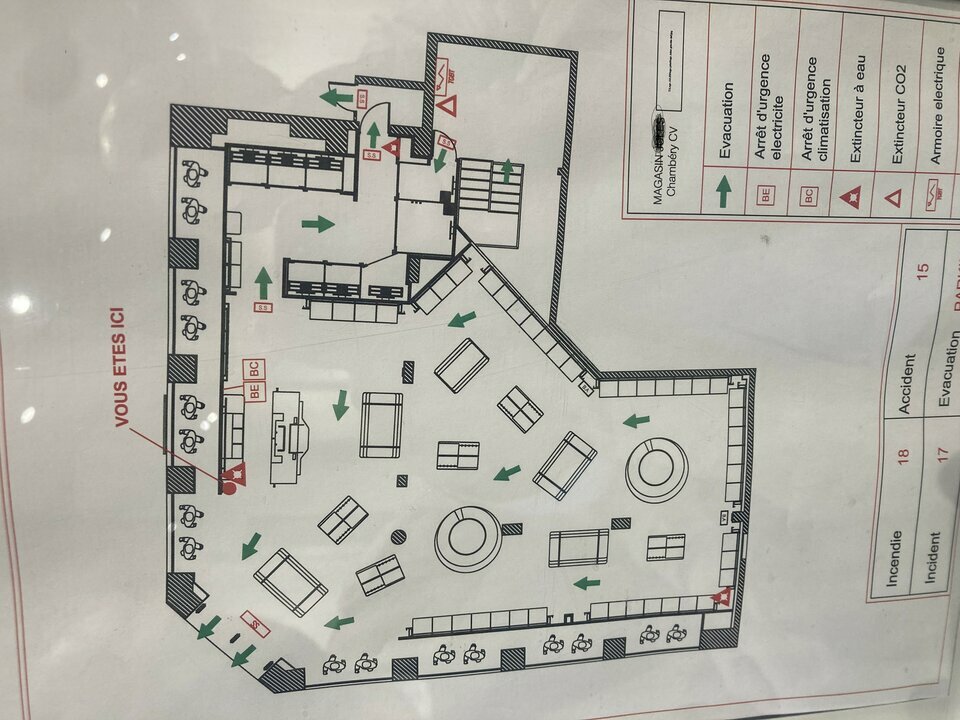 PROLOCAUX LOCATION-LOCAL COMMERCIAL-CHAMBERY-73