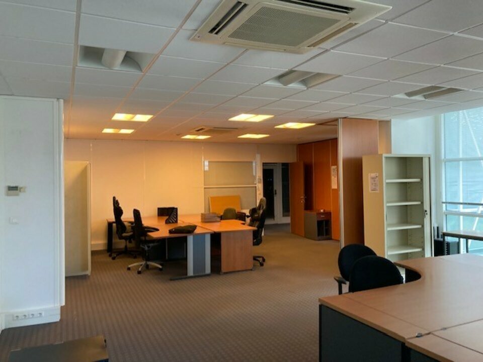 BROSSET Immobilier LOCATION-BUREAUX-SAINT_CYR_SUR_LOIRE-37