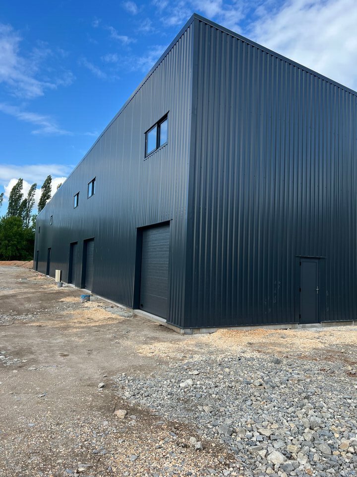 STRUCTURES LOCATION-LOCAL D'ACTIVITE-USSAC-19