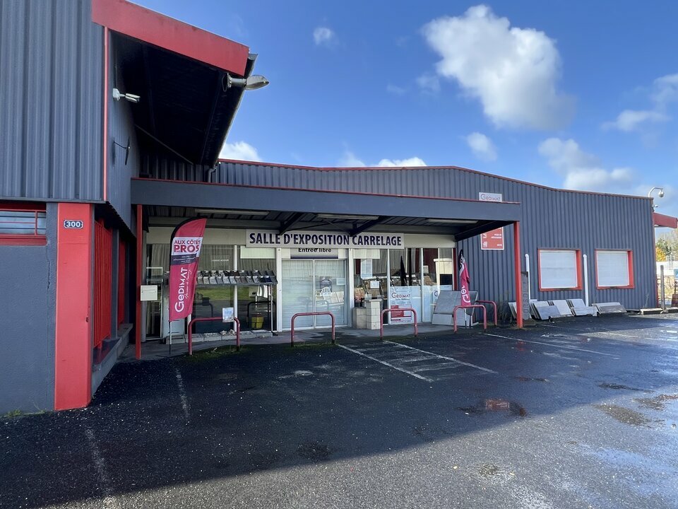 STRUCTURES LOCATION-LOCAL COMMERCIAL-OBJAT-19