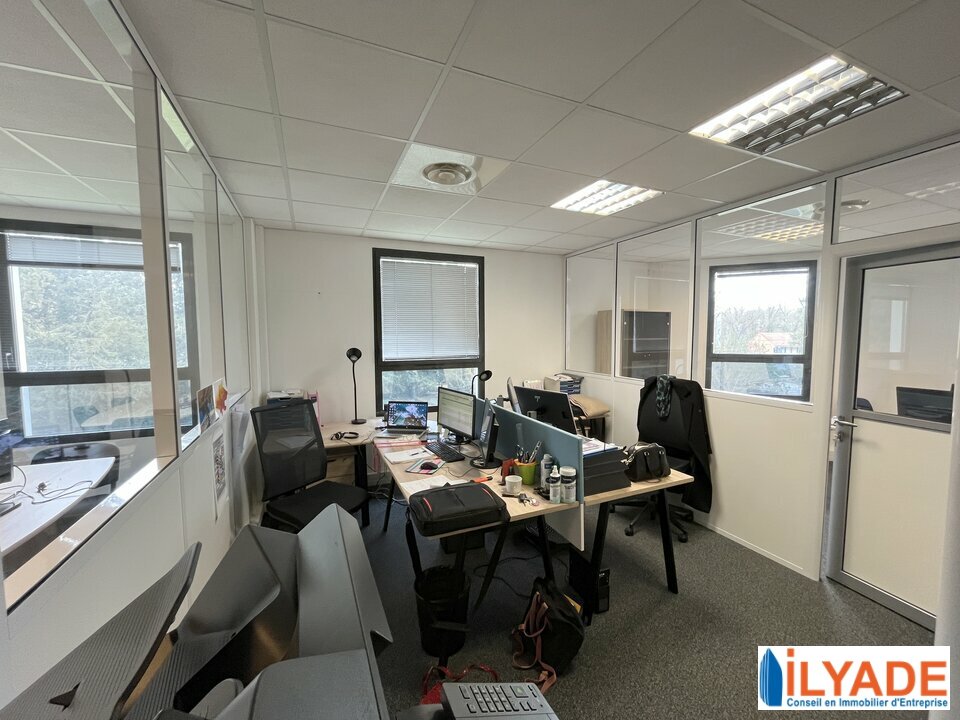 BUREAUX à Vendre à MEYREUIL - 13 BUREAUX à Vendre à MEYREUIL - 13