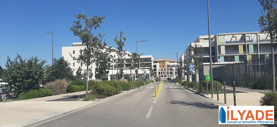 LOCAL COMMERCIAL  Louer  AIX EN PROVENCE - 13