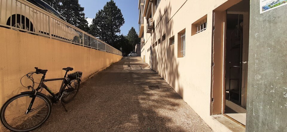 BUREAUX à Vendre à AIX EN PROVENCE - 13 BUREAUX à Vendre à AIX EN PROVENCE - 13